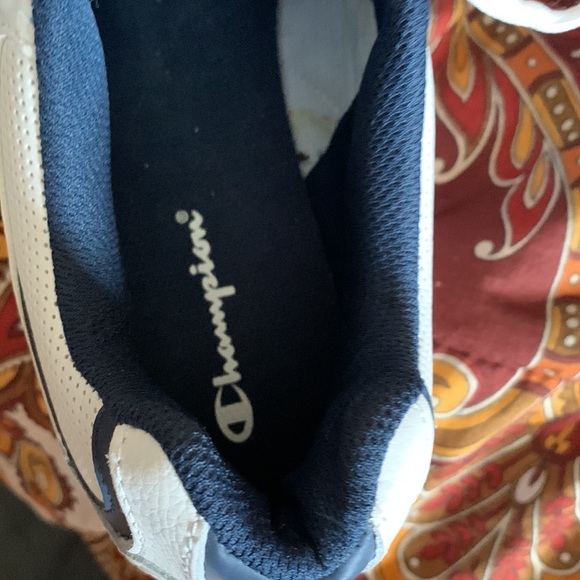 CHAMPION SNEAKERS NWOT. EXCELLENT CONDITION. SIZE 10.5 - Picture 9 of 10